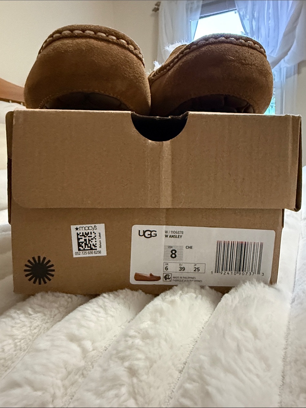 UGG - Picture 4 of 4